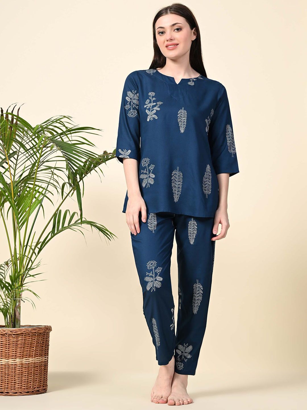 Ichaa Women Floral Printed Night suit