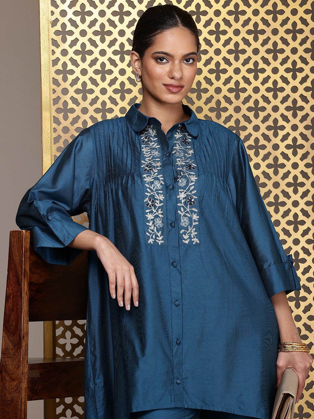 House of Pataudi Floral Embroidered Thread Work Jashn A-Line Kurta with Trousers