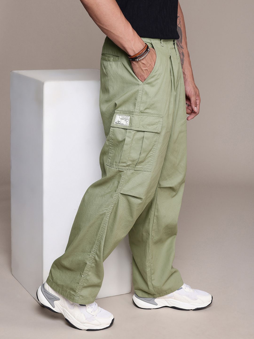 The Roadster Life Co. Men Pure Cotton Baggy Fit Pleated Cargos Trousers-picture-36