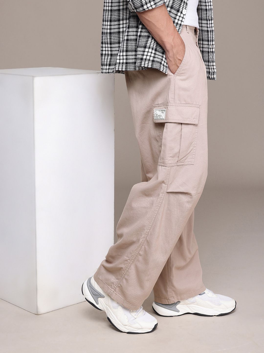 The Roadster Life Co. Men Pure Cotton Baggy Fit Pleated Cargos Trousers-picture-12