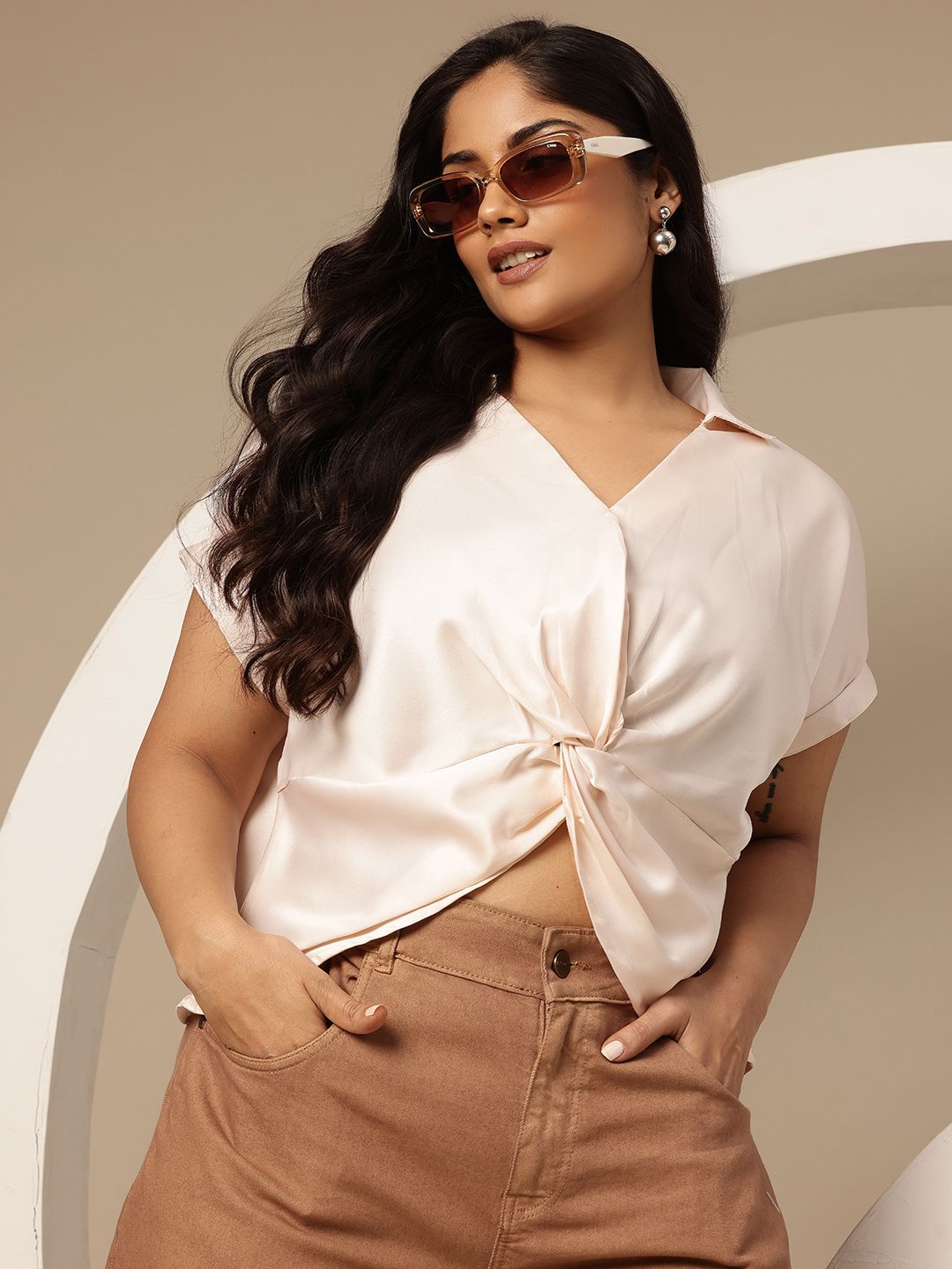 Sztori Plus-Size Extended Sleeves Twisted Crop Top-picture-54