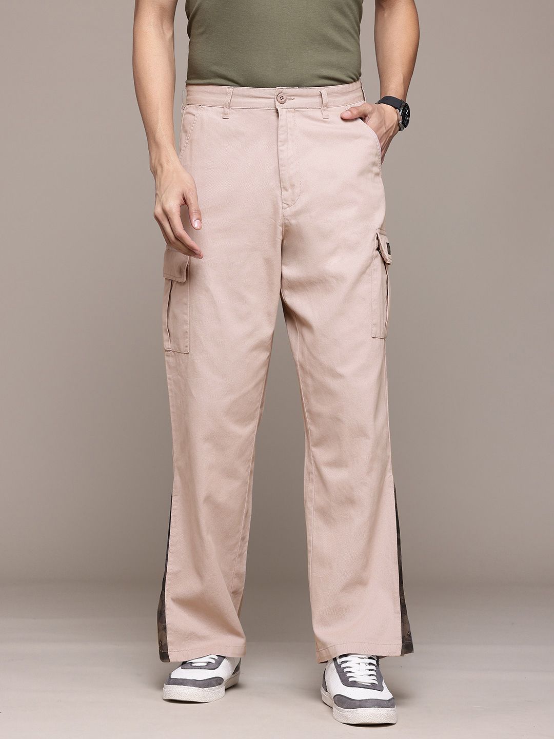 The Roadster Lifestyle Co. Men Pure Cotton Cargo-Style Relaxed Trousers-picture-38