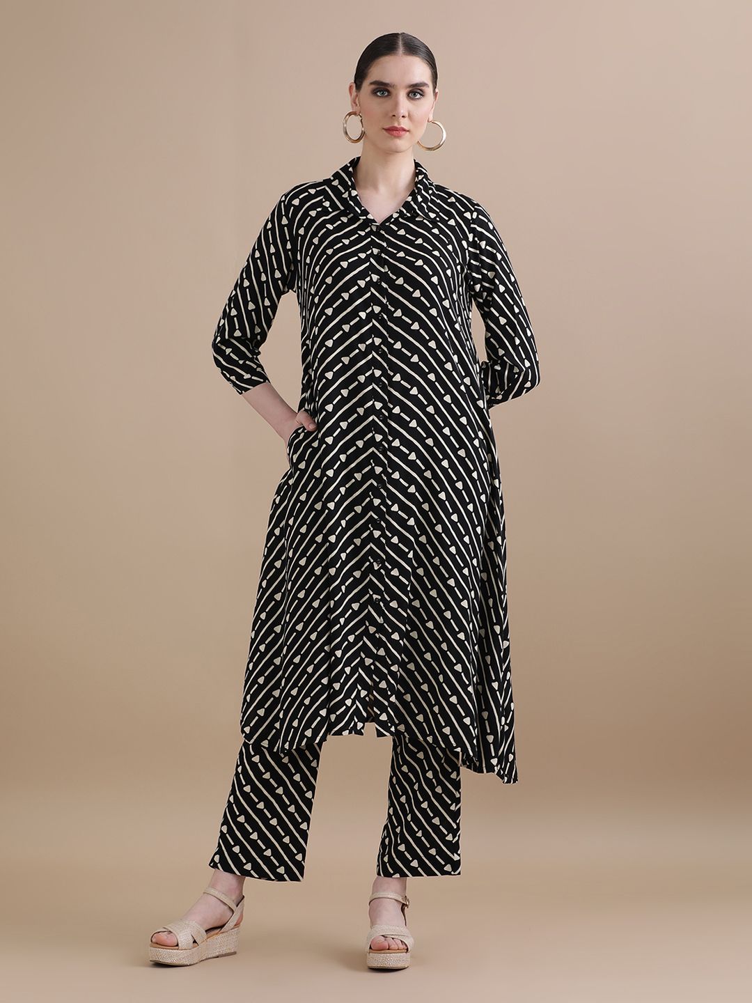 BLACK & BLAH BLAH Geometric Printed Shirt Collar Regular Kurta With Trousers-picture-11