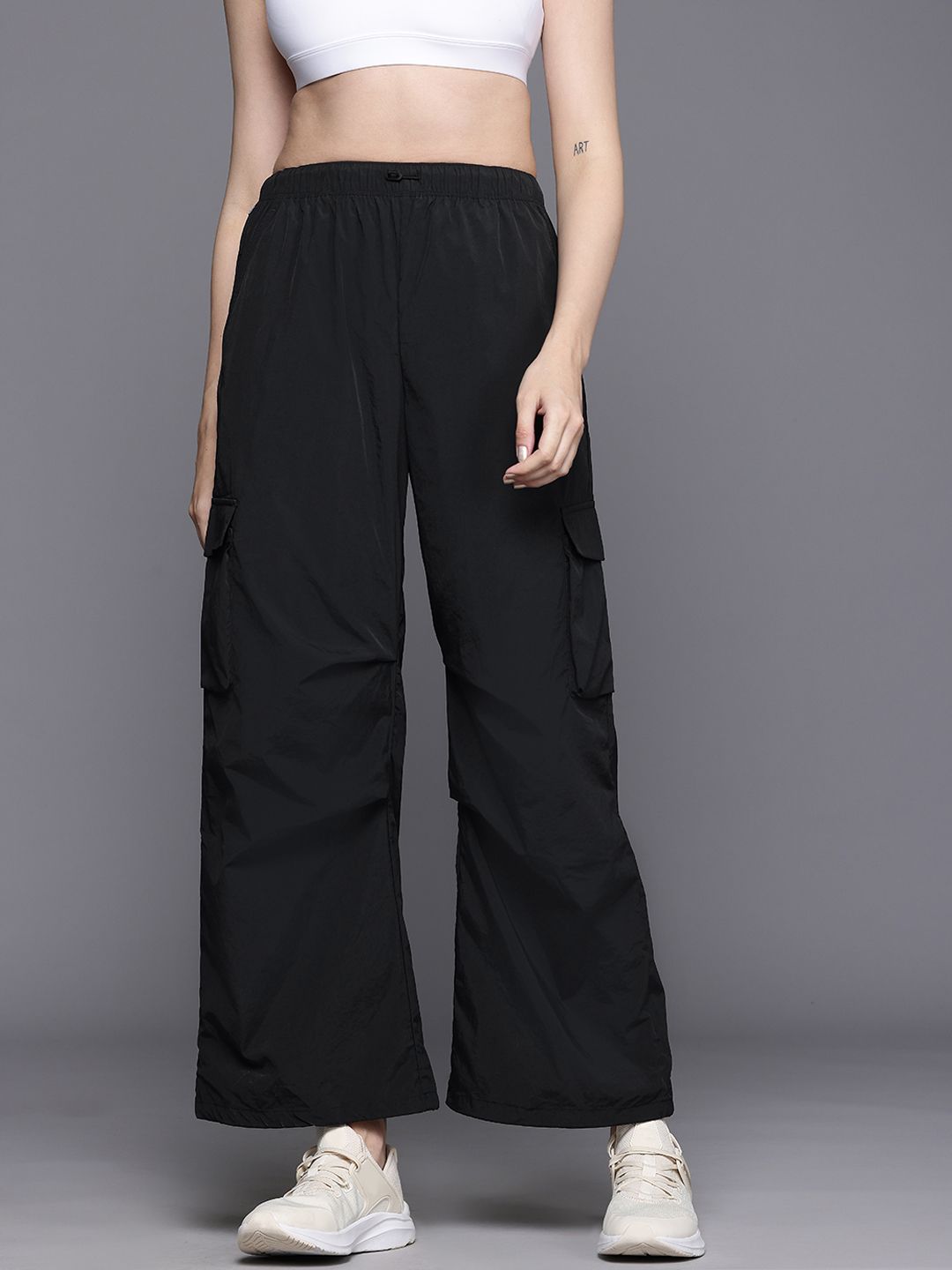 New Balance Women Relaxed Cargo Track Pants-picture-33