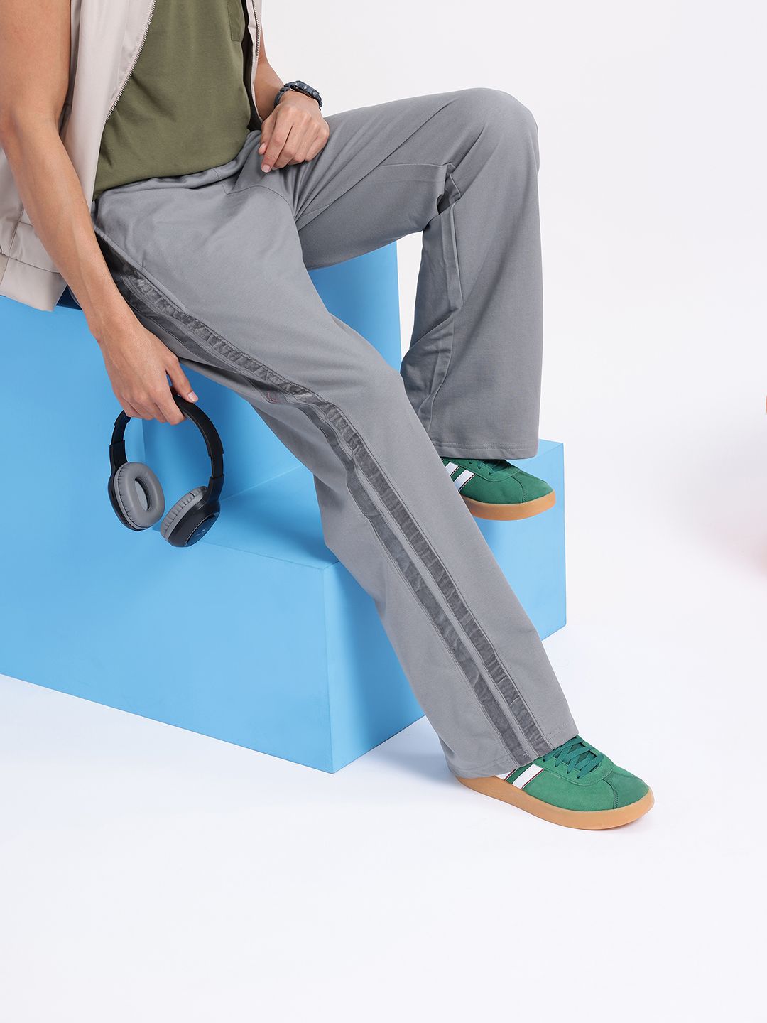 Aeropostale Men Regular Track Pant-picture-19