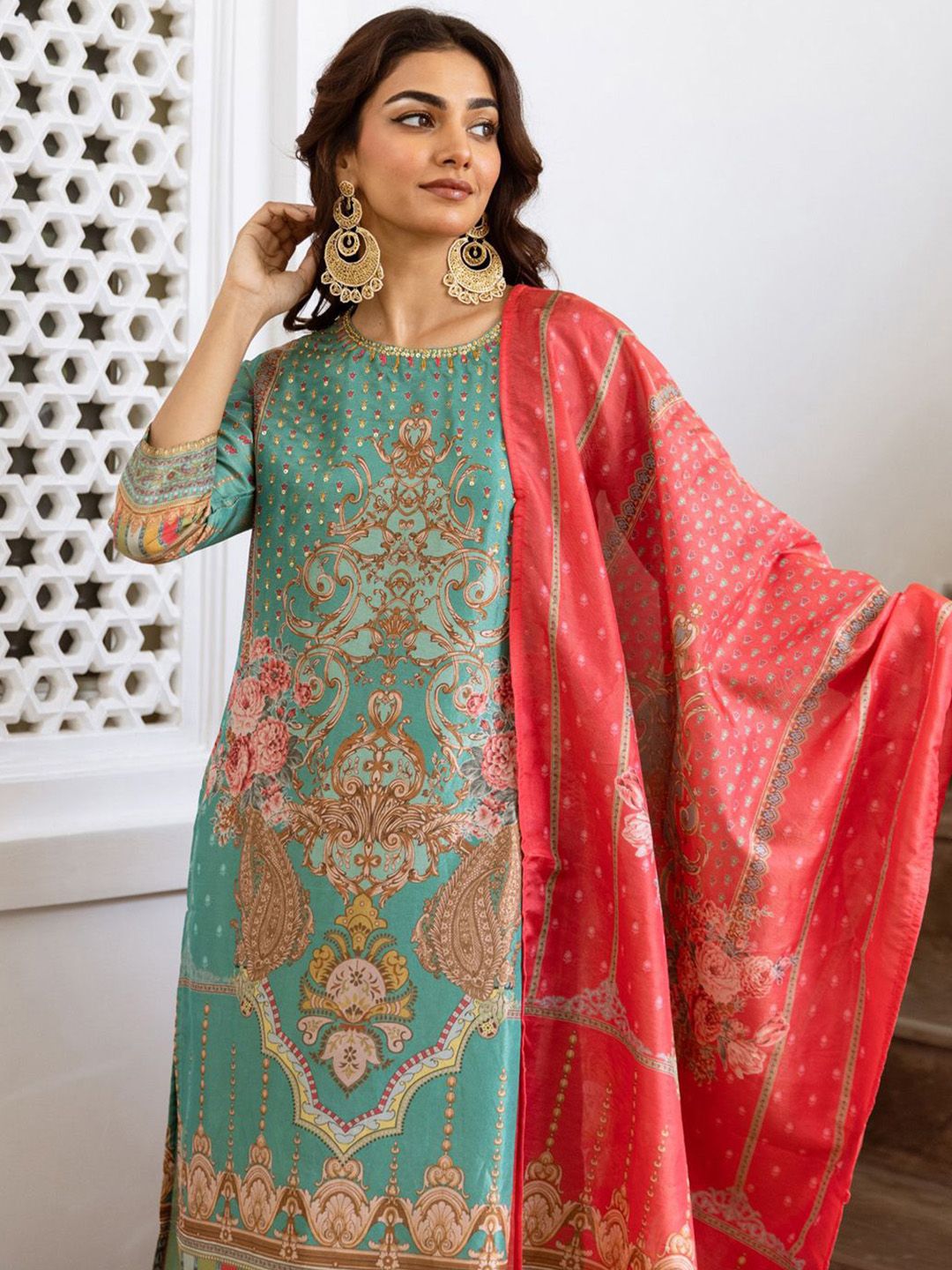 Indo Era Women Floral Printed Regular Beads and Stones Kurta with Trousers & With Dupatta