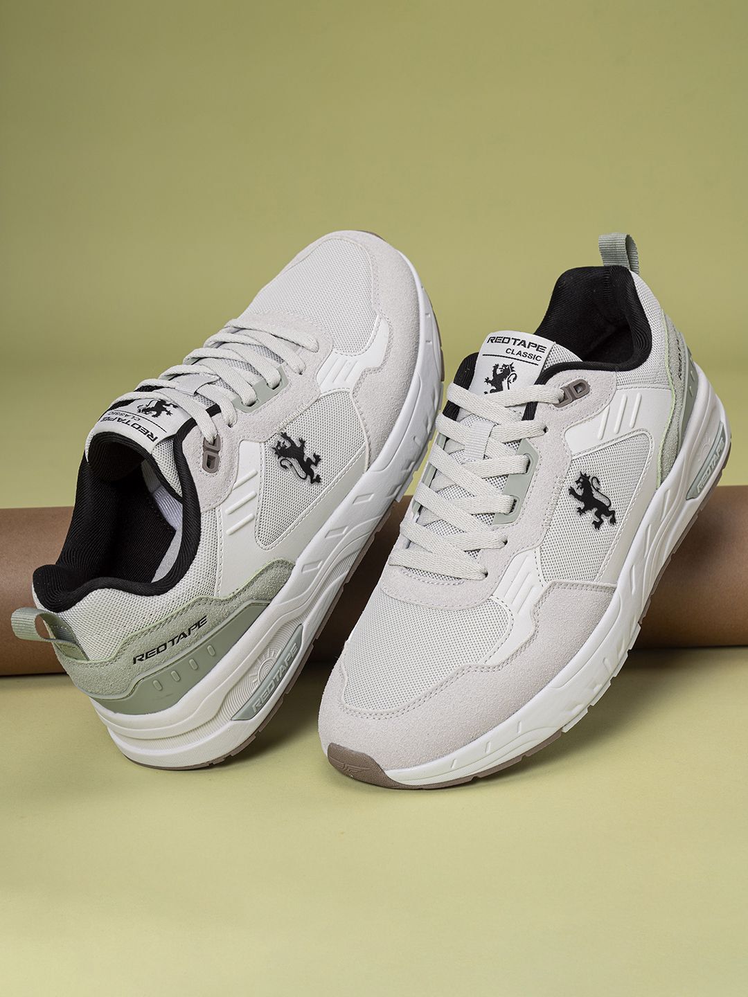 Red Tape Men Colourblocked Sneakers