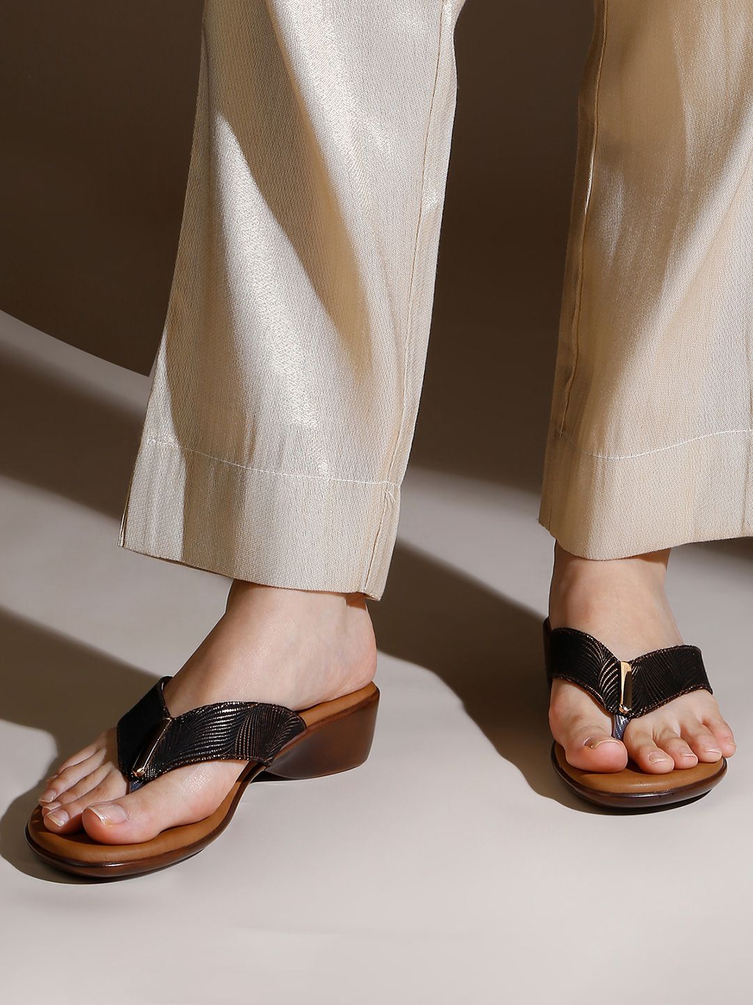 Inc 5 Womens Golden Casual Thong Block Heel Sandals-picture-13