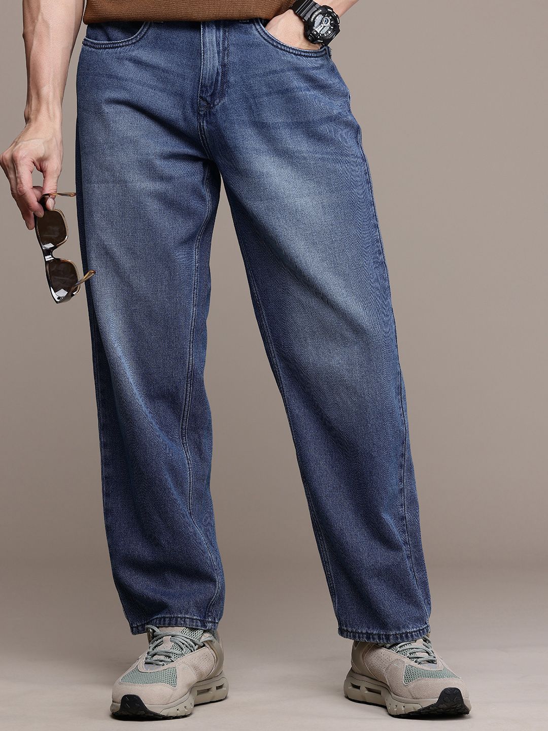 WROGN Men Pure Cotton Loose Fit Light Fade Jeans-picture-33