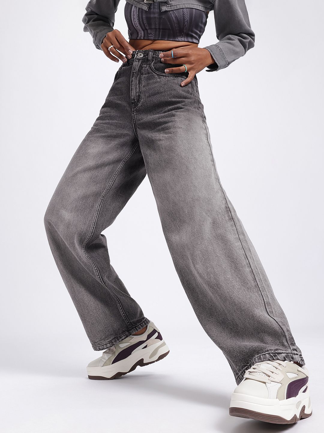 glitchez Women Baggy Bliss Light Fade Jeans-image-24
