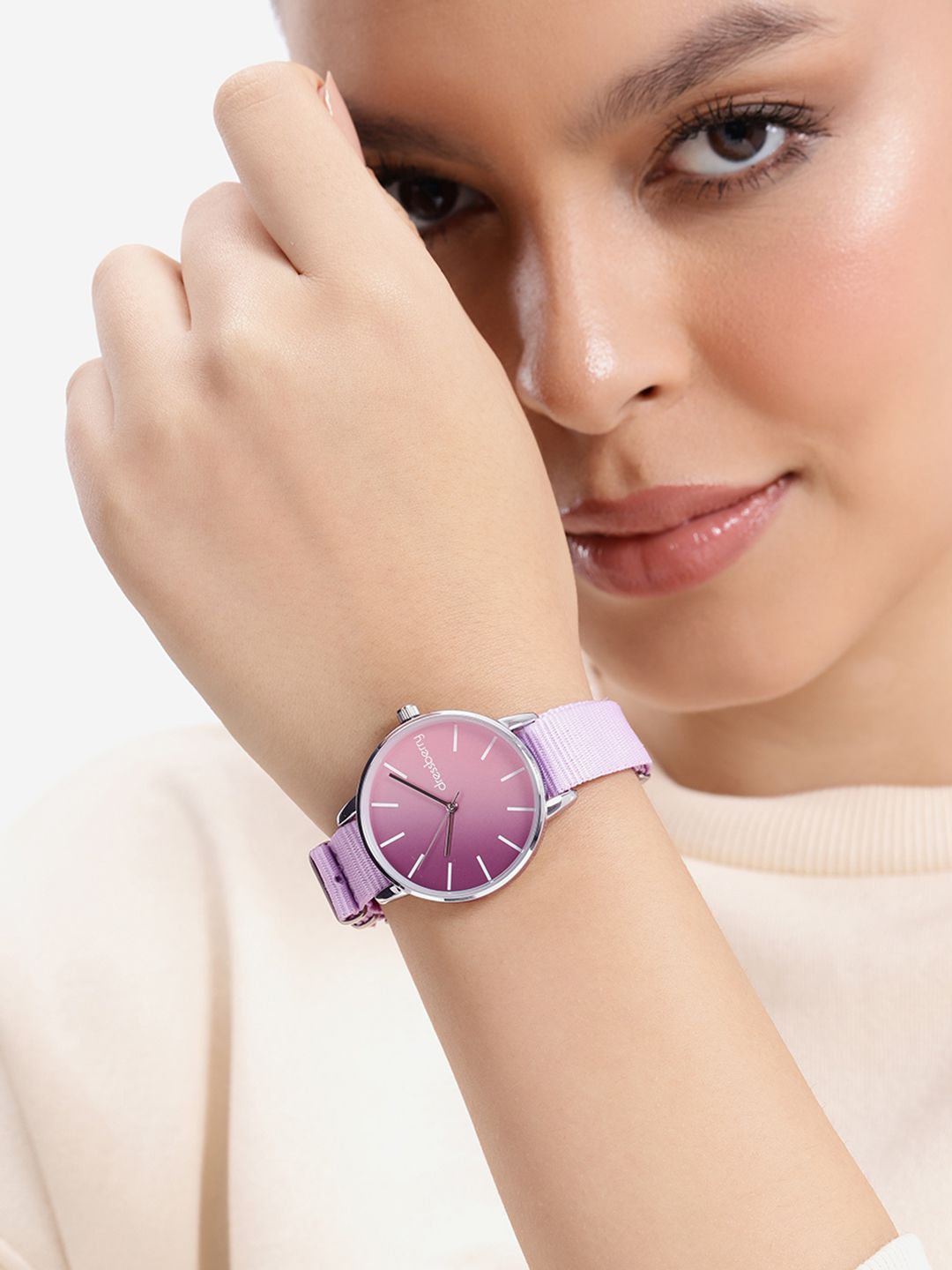 DressBerry Women Ombre Pattern Dial & Textured Straps Analogue Watch UT-A8627-GP-DB-image-32
