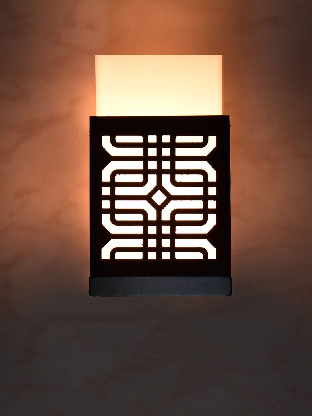 Gojeeva Black & White Textured Wooden Square Shaped Wall Lamp-picture-28