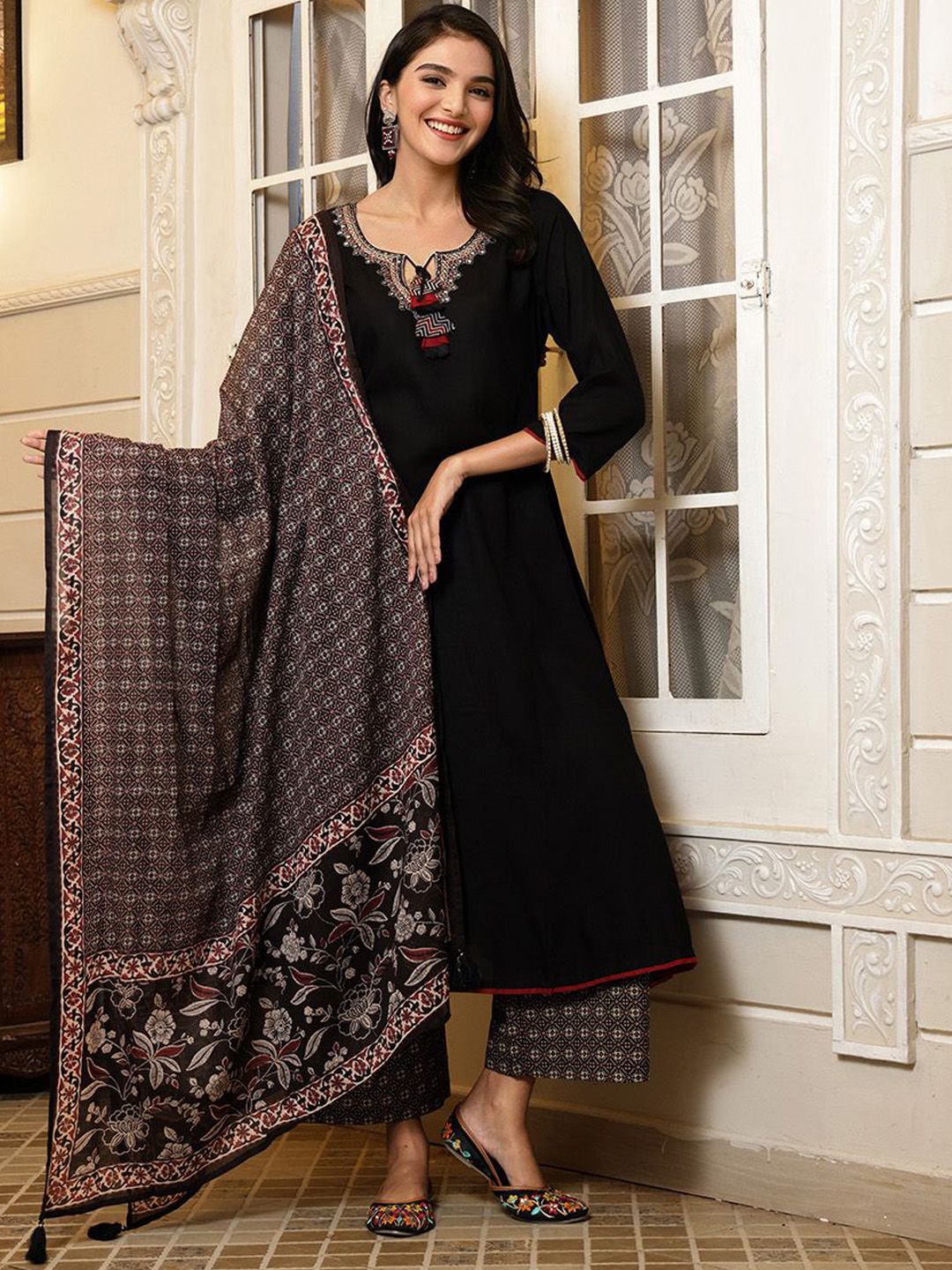 Floral Embroidered Thread Work Kurta With Palazzos & Dupatta