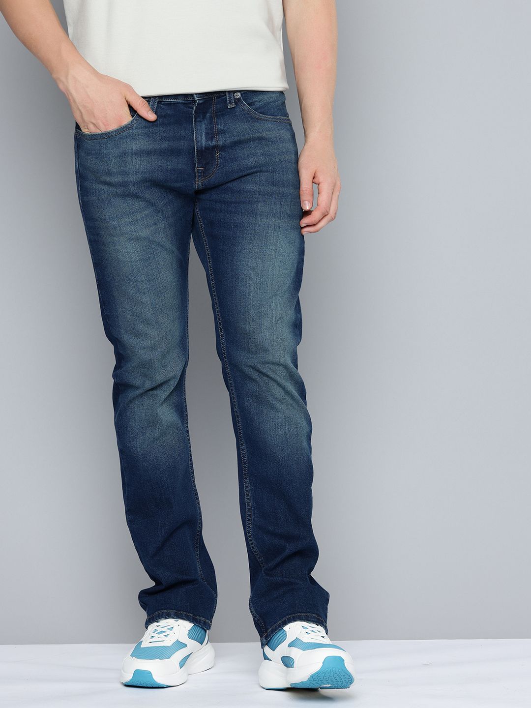 Flying Machine Men Relaxed Fit Heavy Fade Stretchable Jeans-picture-52