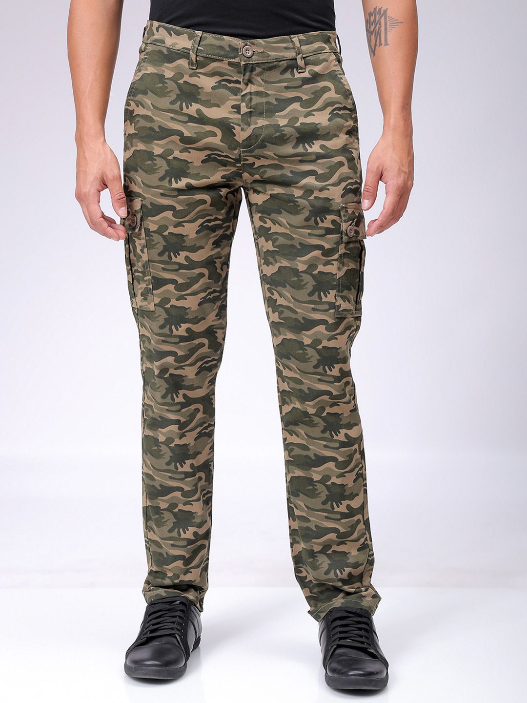 The Indian Garage Co Men Camouflage Printed Slim Fit Cargos Trousers-picture-40