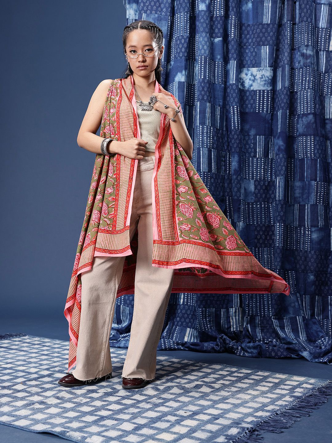 Taavi Indi-Floral Printed Sanganeri Folk Shrug-picture-35