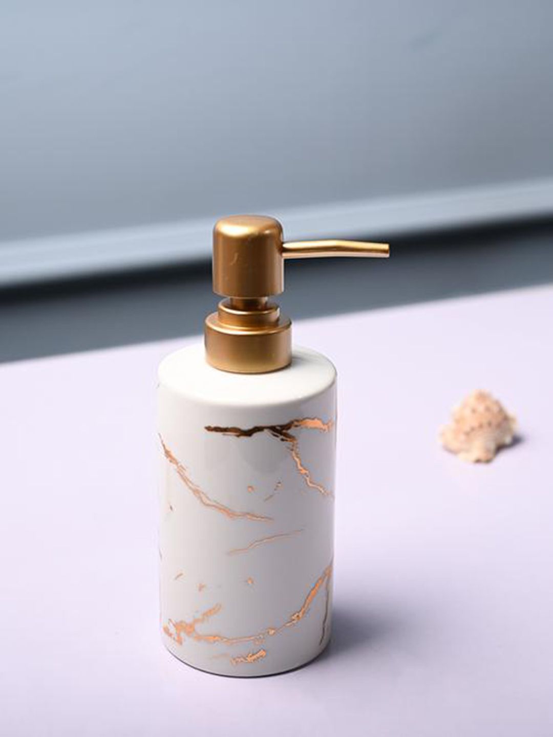 MARKET99 Off White & Gold-Toned Abstract Ceramic Soap Dispenser-picture-29