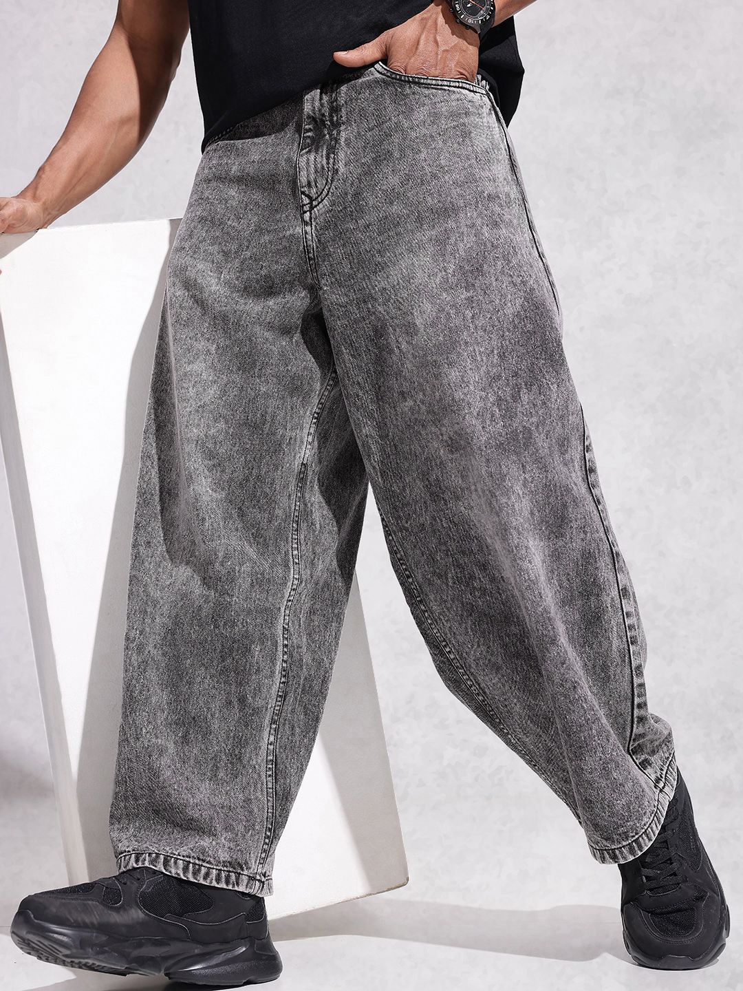 WROGN Men Pure Cotton Baggy Fit Heavy Fade Jeans-image-2