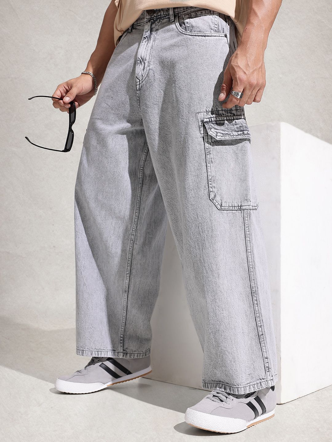 WROGN Men Baggy Cargo Fit Mid-Rise Heavy Fade Stretchable Pure Cotton Jeans-image-38