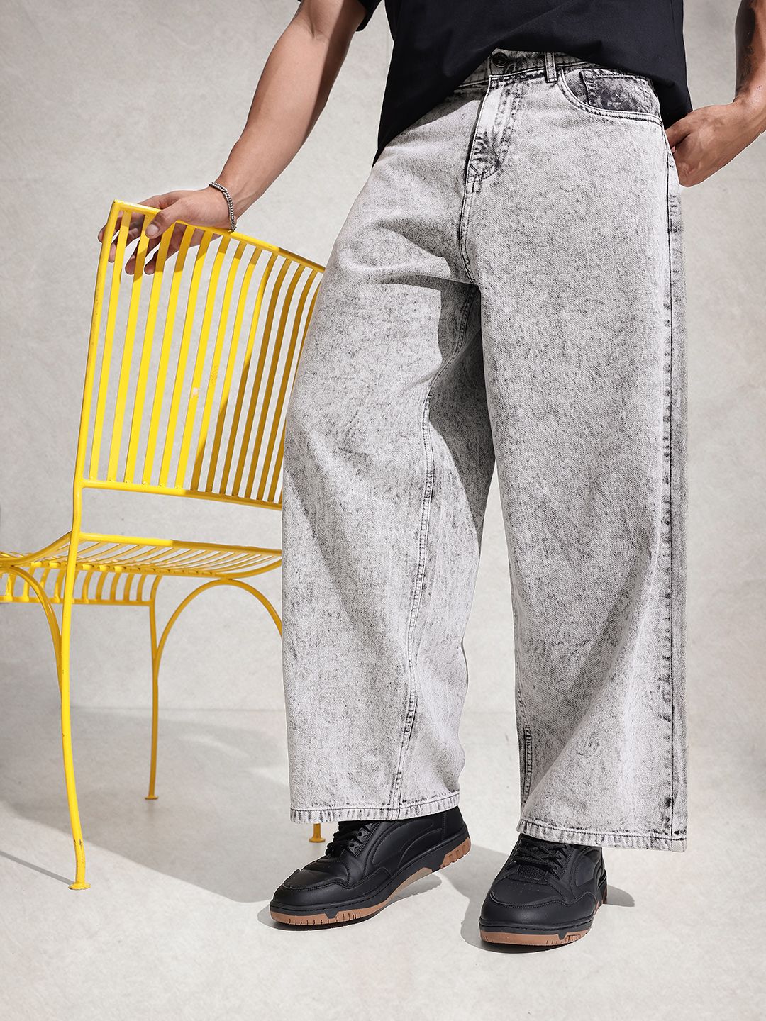 WROGN Men Baggy Mid-Rise Heavy Fade Pure Cotton Jeans-image-46