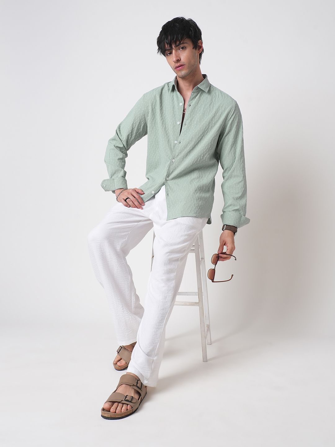 Men's Red Standard Twill Spread Collar Slim Fit Cotton Casual Shirt main image 0