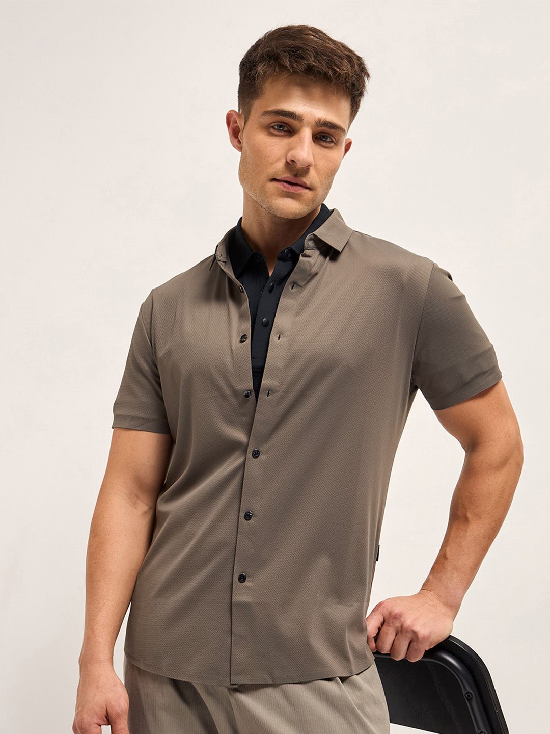 THE BEAR HOUSE Men Spread Collar Solid Casual Shirt-picture-21