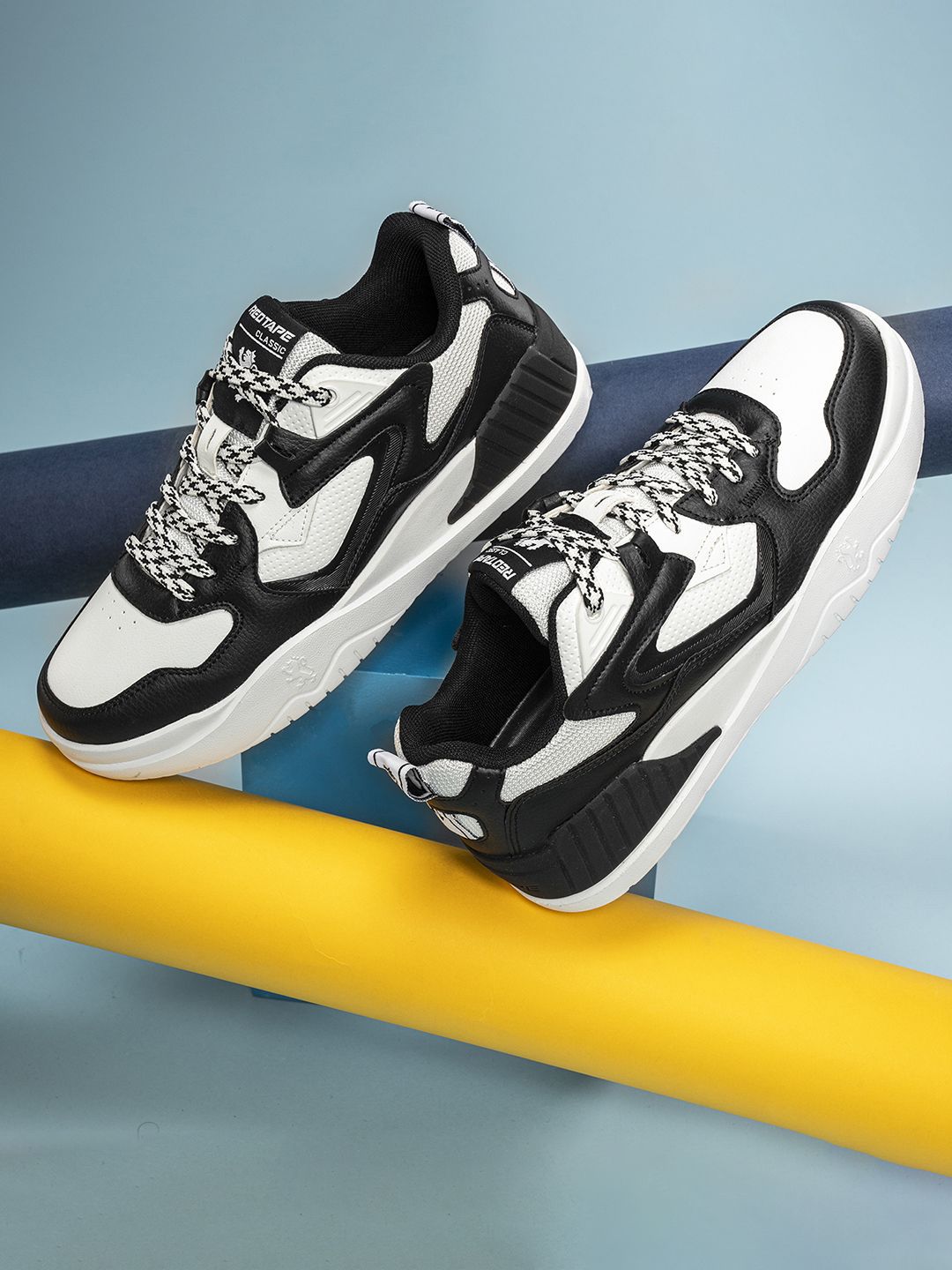 Red Tape Men Colourblocked Sneakers-picture-30