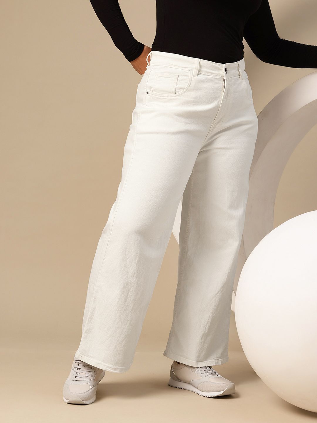 Sztori Women Plus Size Relaxed Fit Jeans-picture-45