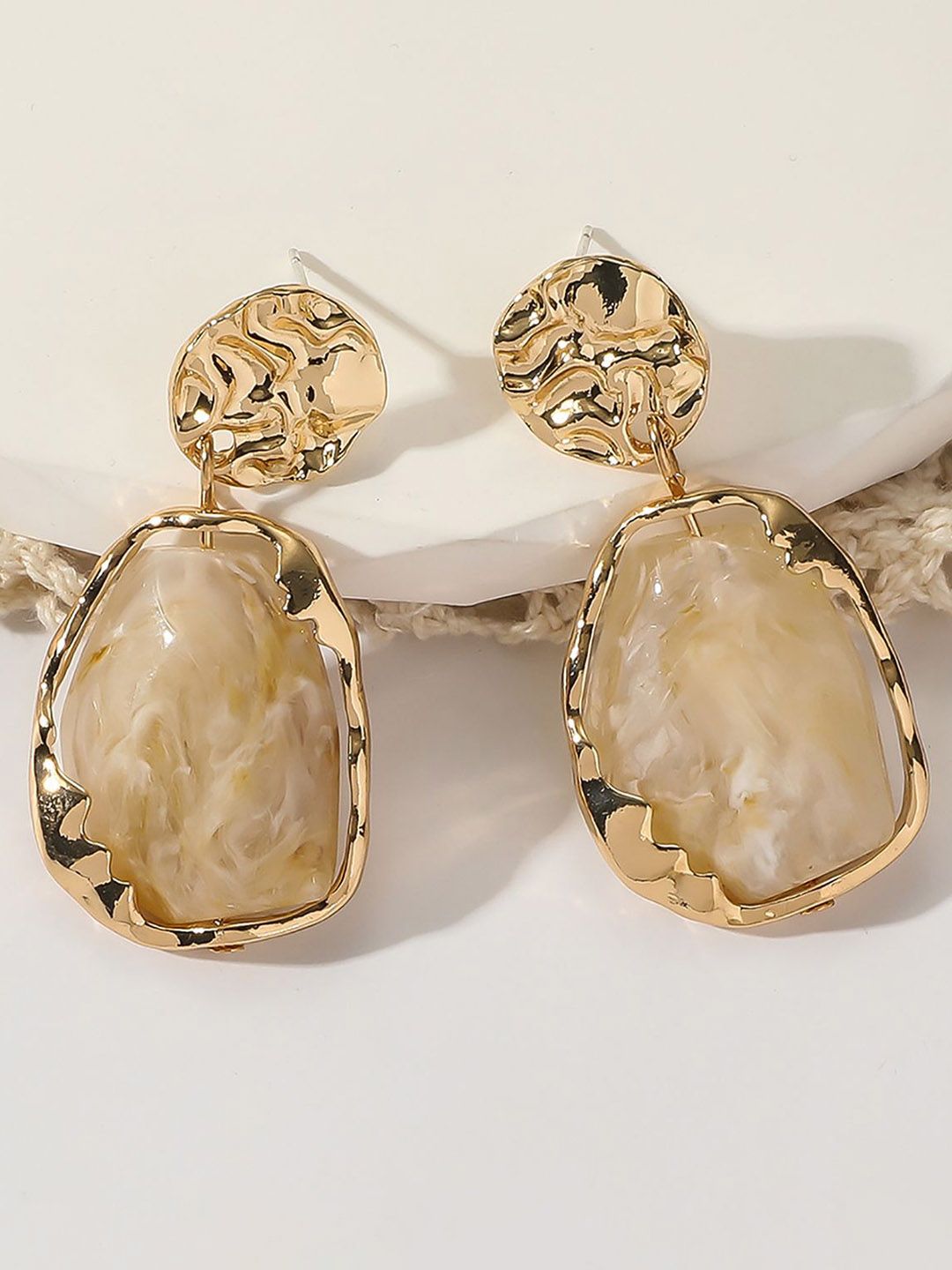 StyleCast x Revolte Gold-Plated Oval Chunky Drop Earrings-picture-29