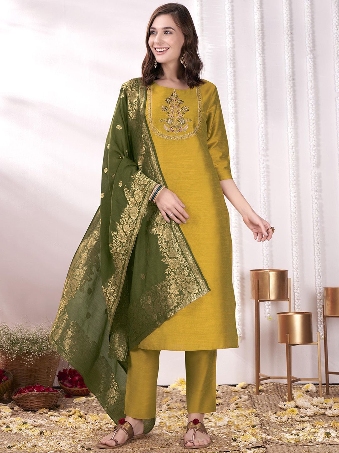 Anouk Mauve Floral Yoke Design Thread Work Straight Kurta With Trousers & Dupatta-image-20