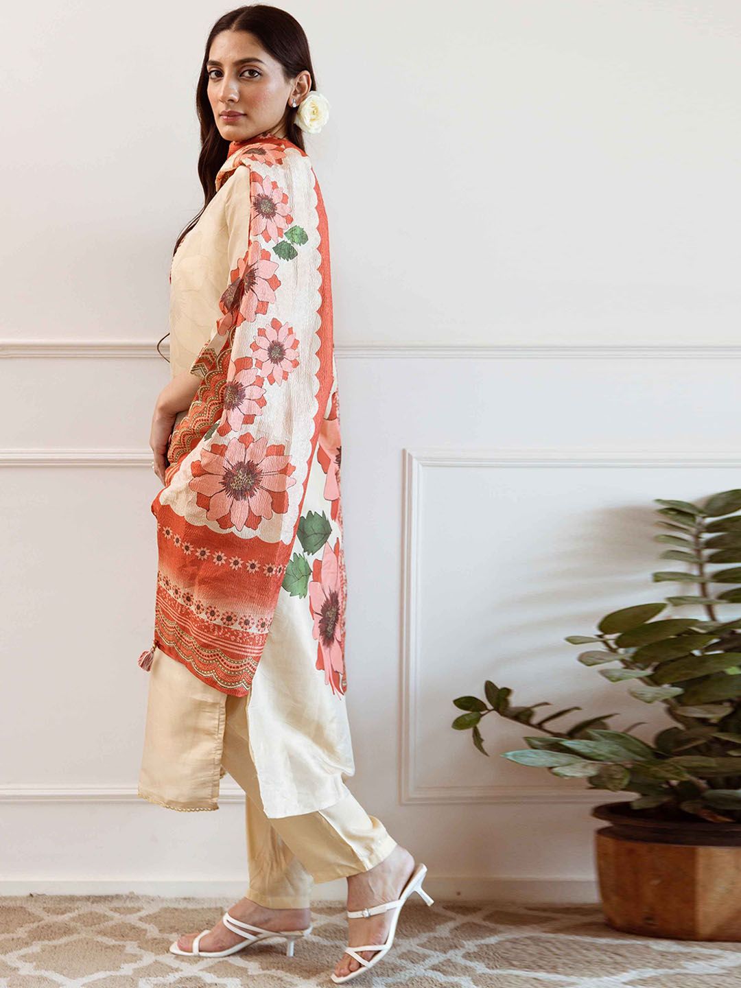 Floral Embroidered Regular Beads and Stones Kurta with Trousers & With Dupatta