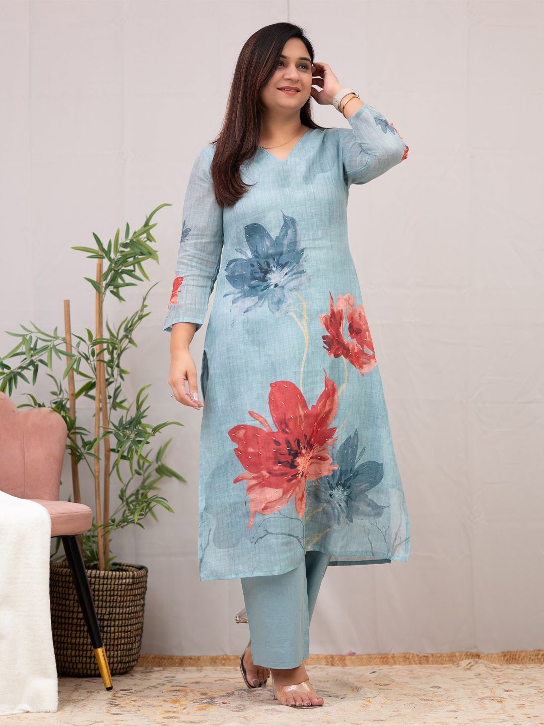 Anni Designer Floral Printed V-Neck Thread Work Straight Kurta With Trousers-picture-14