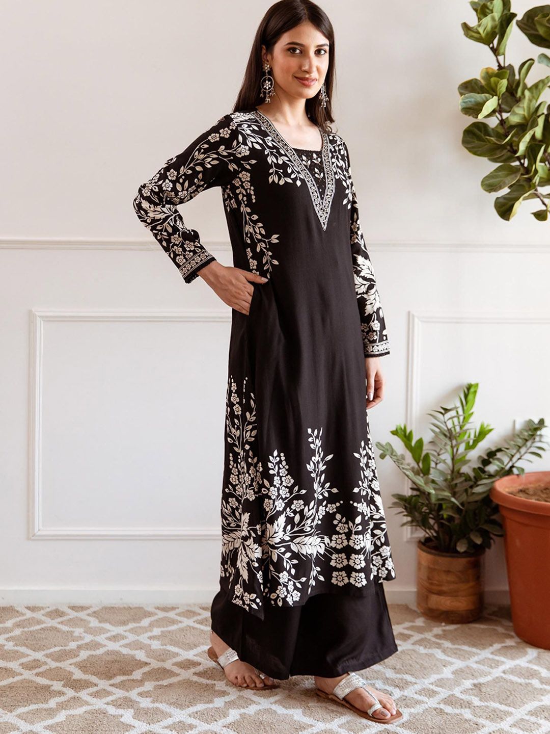 Black Silk Kurta Set With Thread And Cut Dana Work main image 0