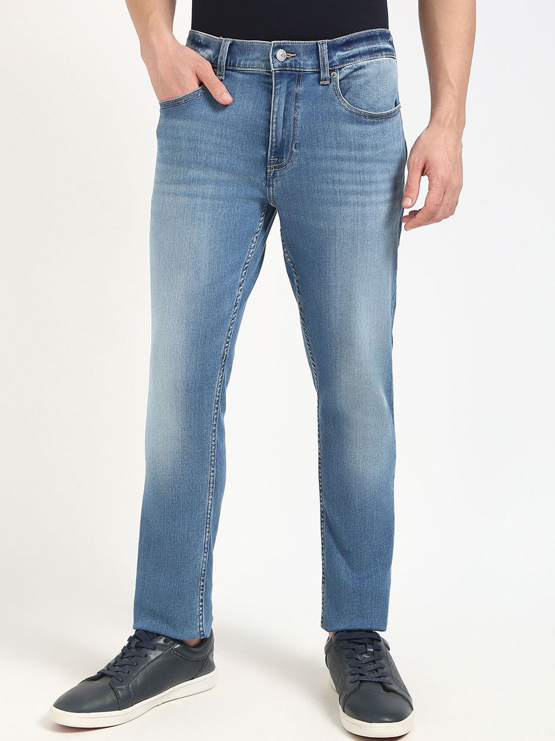 Tommy Hilfiger Men Cotton Regular Fit Low Distress Heavy Fade Jeans