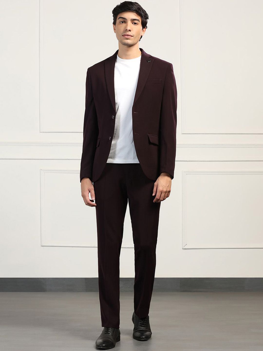 Blackberrys Men Slim-Fit Notched Lapel Single-Breasted Three-Piece Suit-image-29