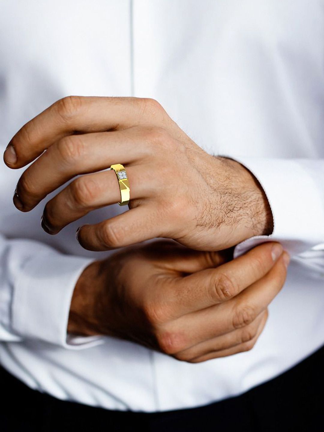 KISNA DIAMOND AND GOLD JEWELLERY Men 18 Kt Ring Diamond 3.56 g