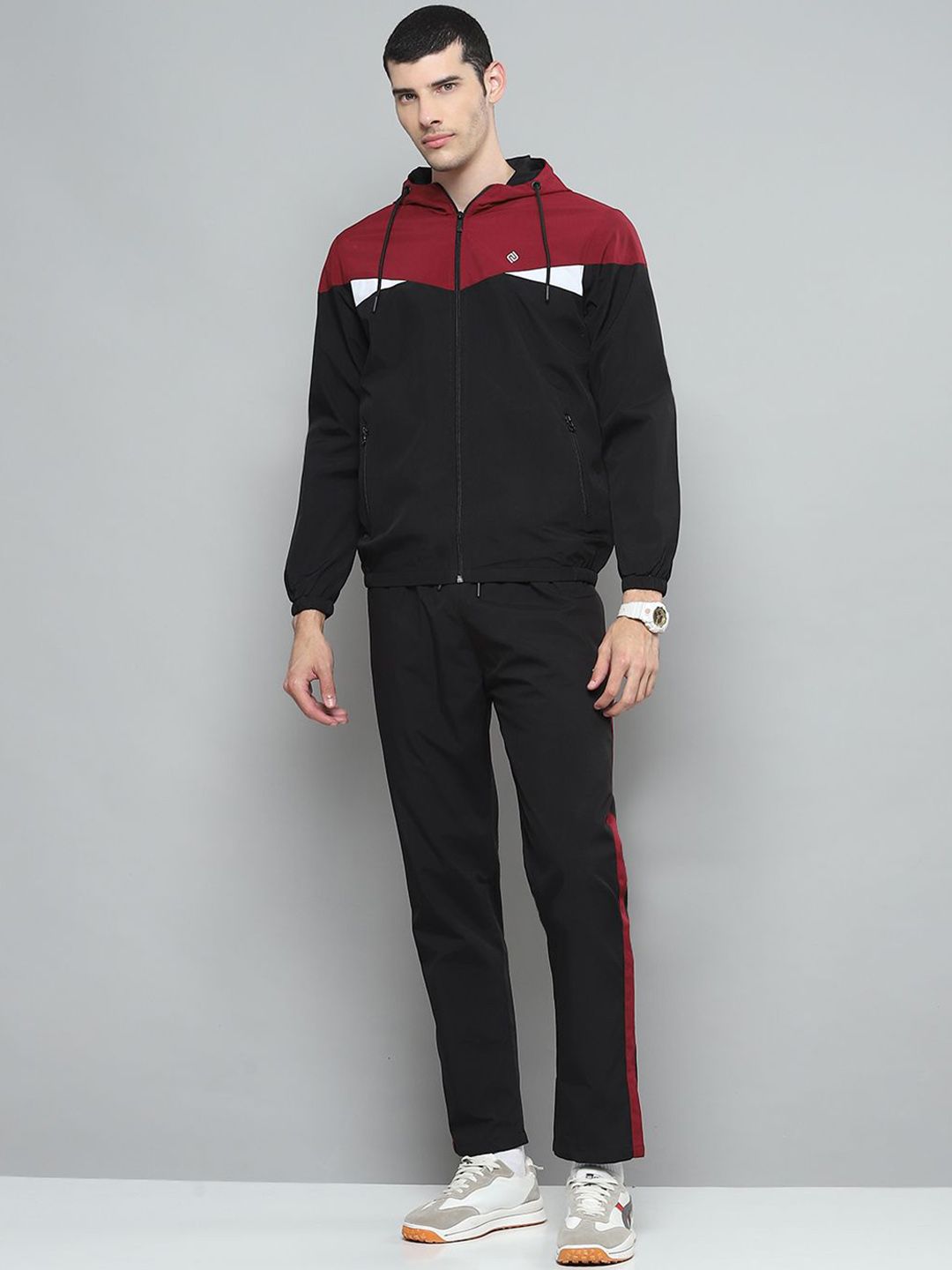 Cloak & Decker Men Colourblocked Mid-Rise Tracksuits-picture-17