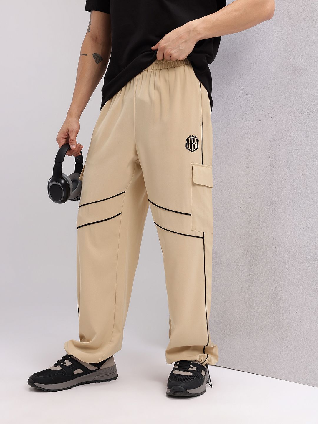 HRX by Hrithik Roshan Men Contrast Piping Cargo Style Relaxed Lifestyle Track Pants-picture-37