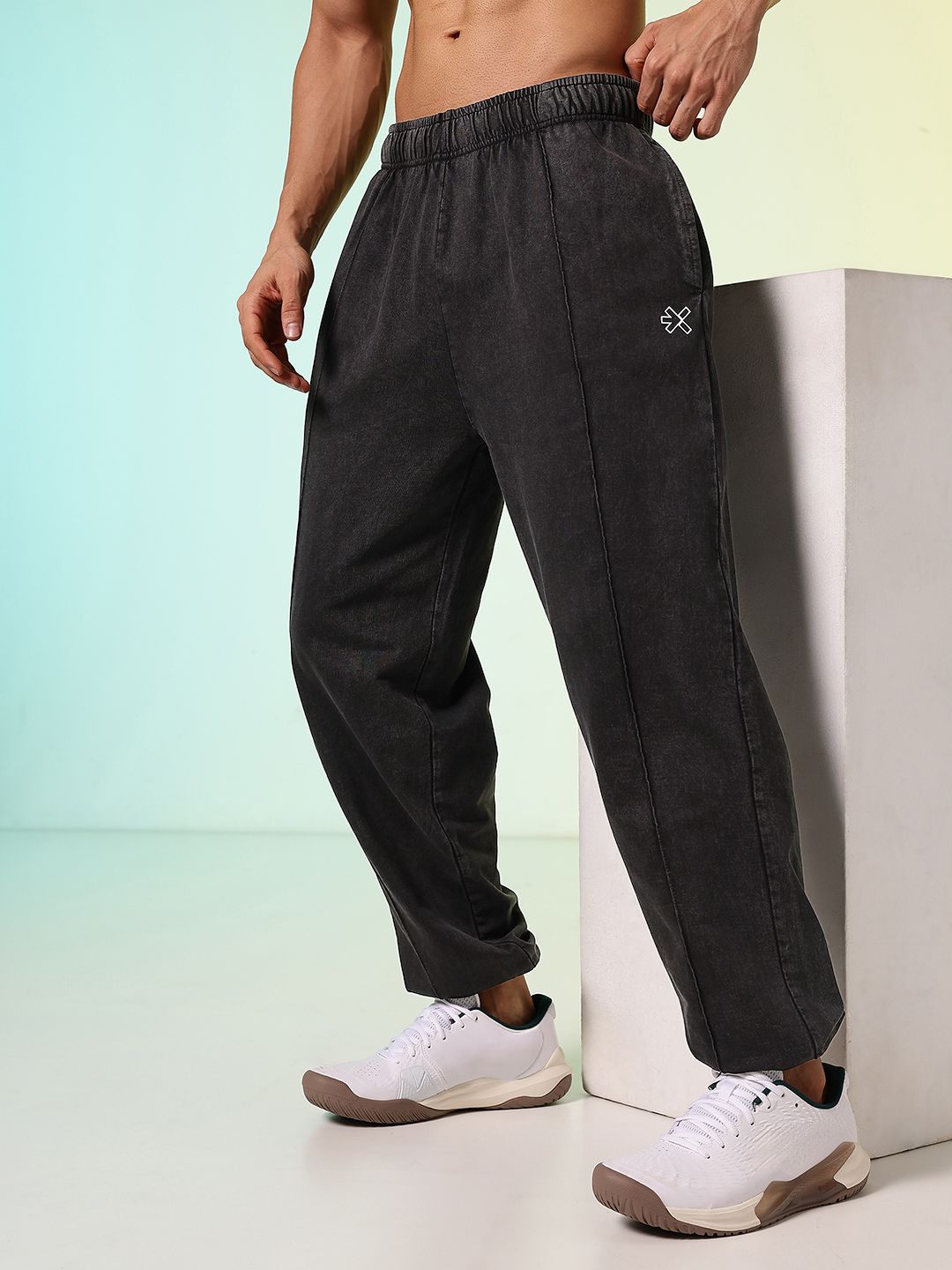 HRX by Hrithik Roshan Men Retro Training Joggers-picture-2