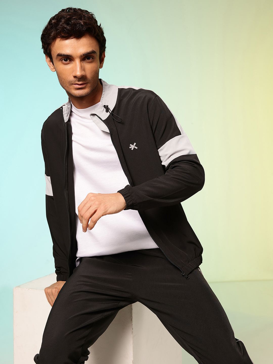 HRX by Hrithik Roshan Colourblocked Rapid Dry Running Tracksuit-picture-10