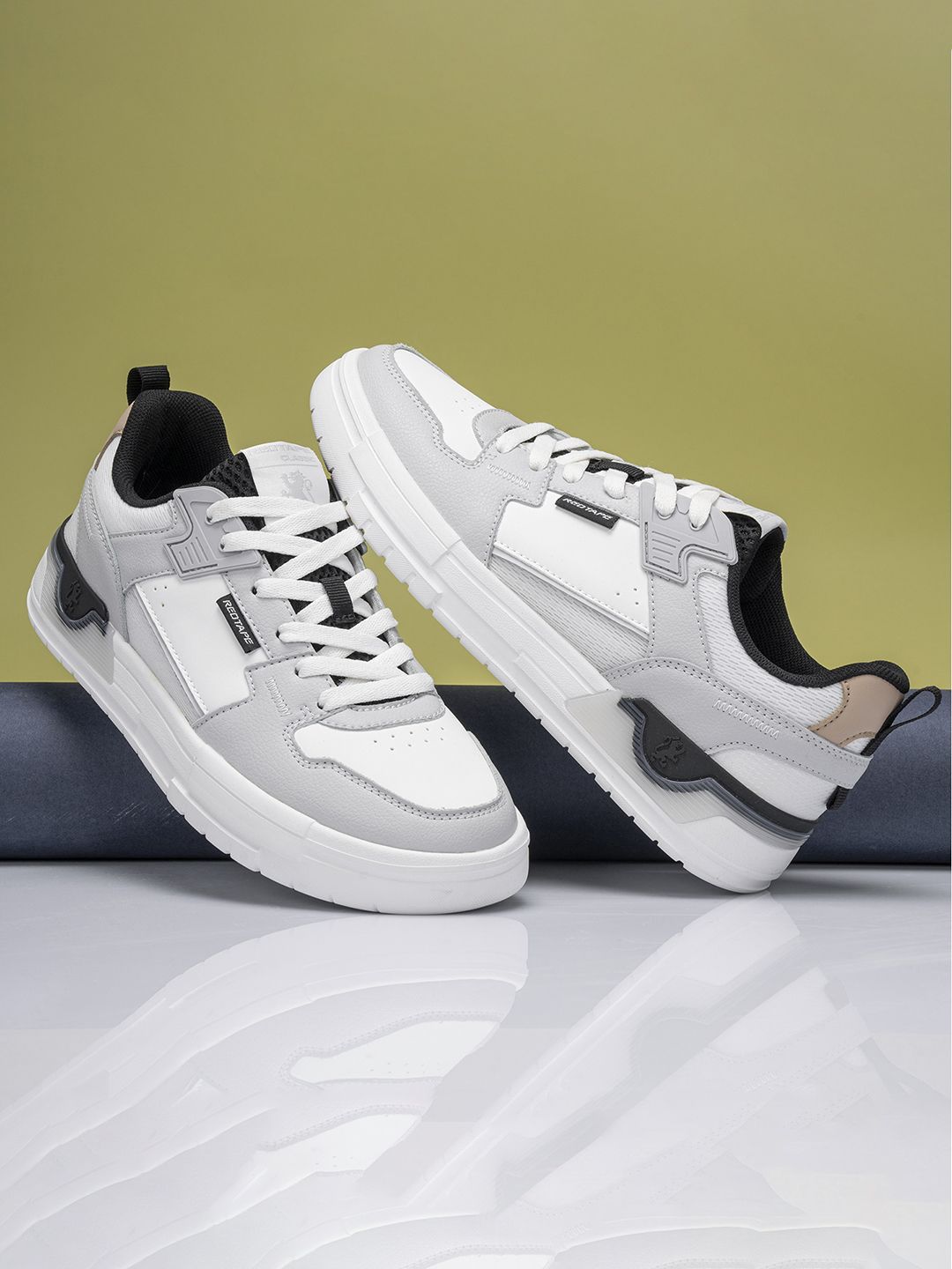 Red Tape Men Colourblocked Sneakers-picture-15