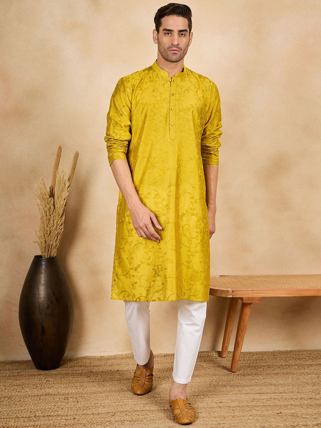 House of Pataudi Floral Embroidered Thread Work Mandarin Collar Straight Kurta-picture-38