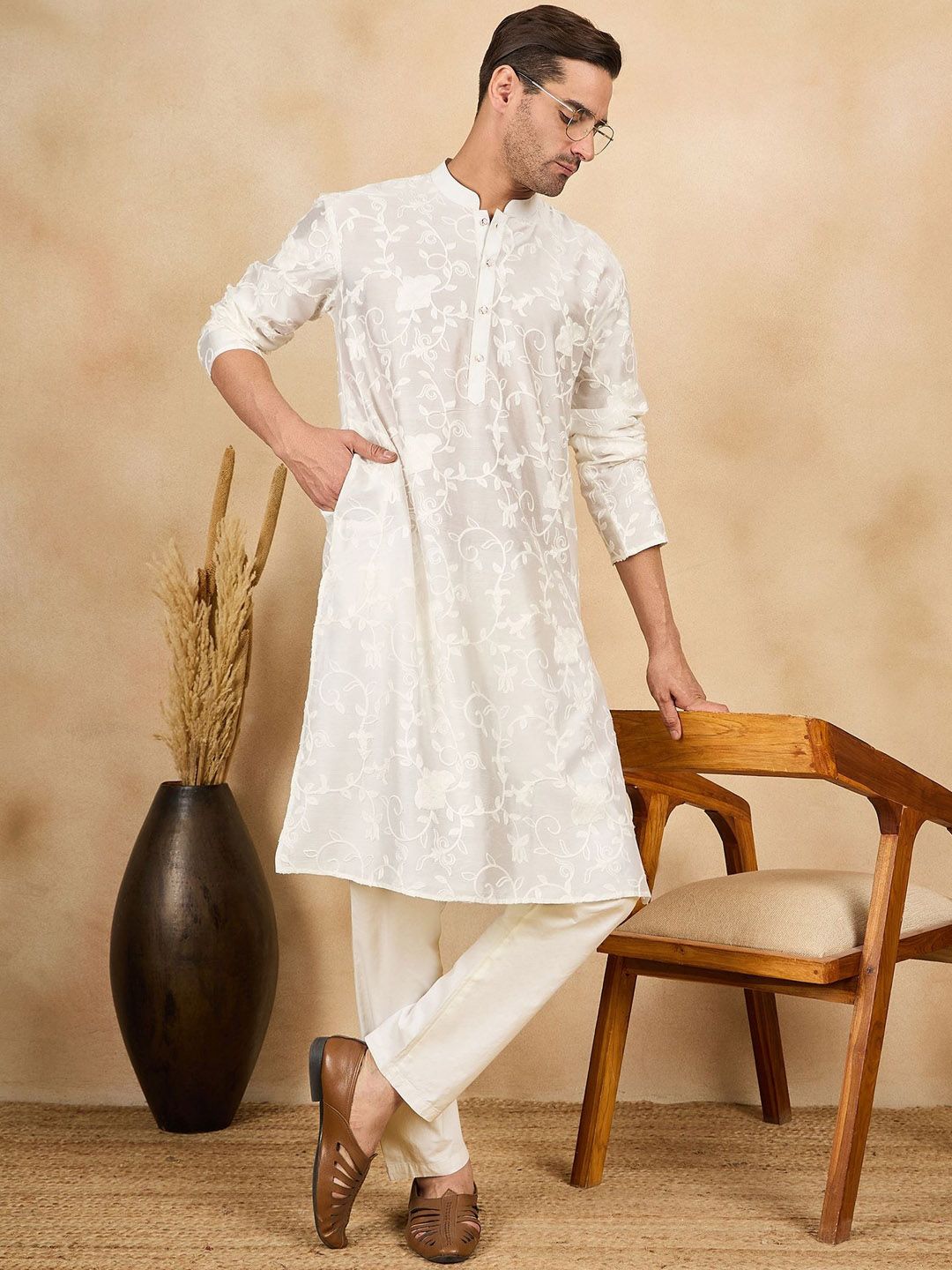 House of Pataudi Floral Embroidered Thread Work Mandarin Collar Straight Kurta-picture-18