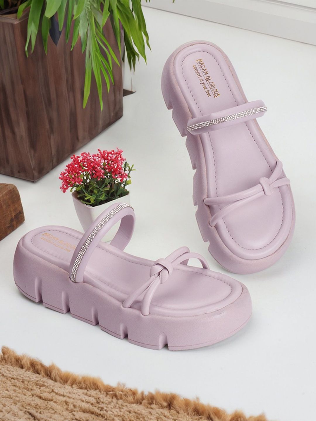 madam glorious Women Embellished Platform Sandals-image-48