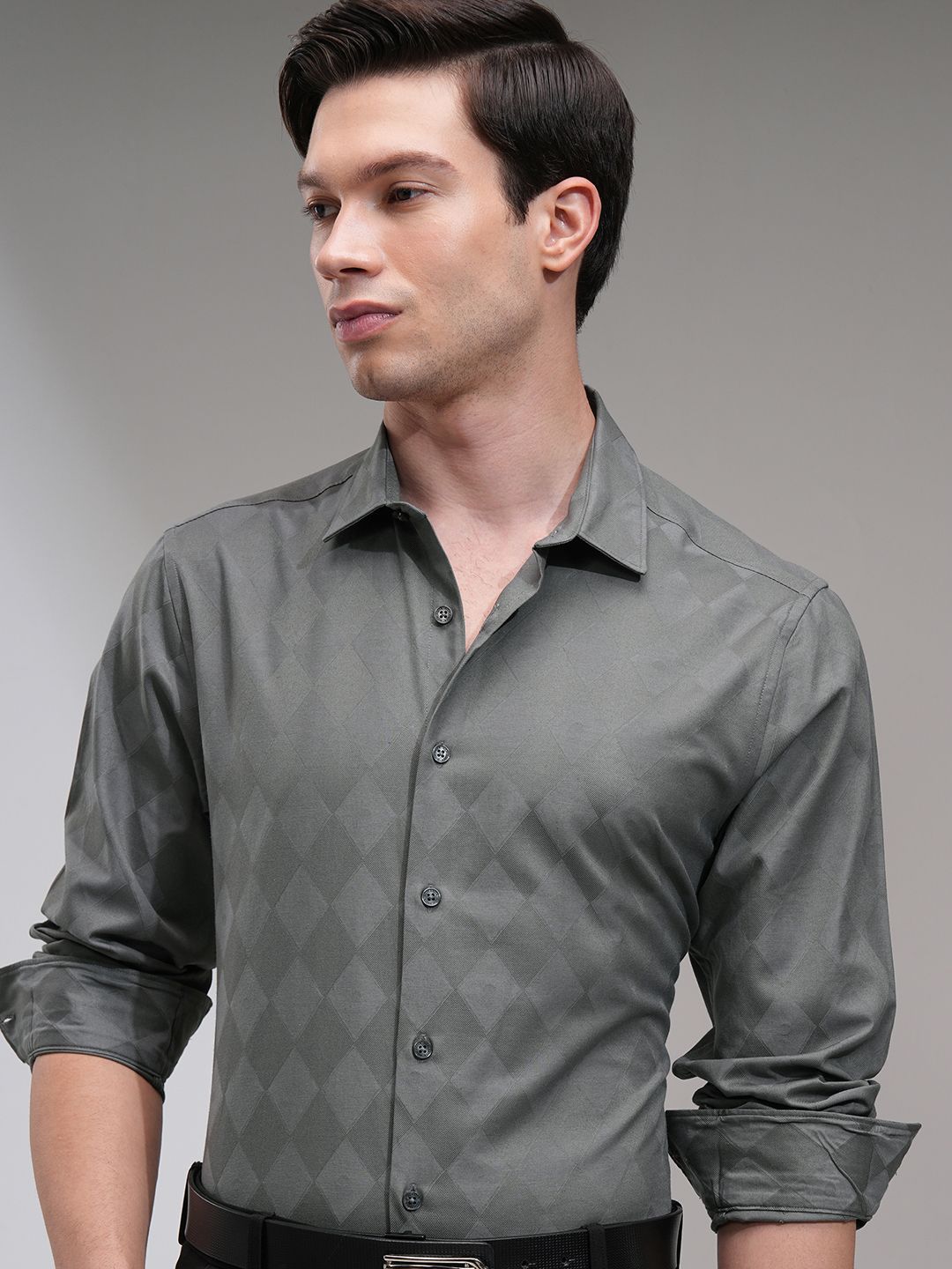HIGHLANDER Men Slim Fit Spread Collar Geometric Printed Cotton Casual Shirt-picture-10