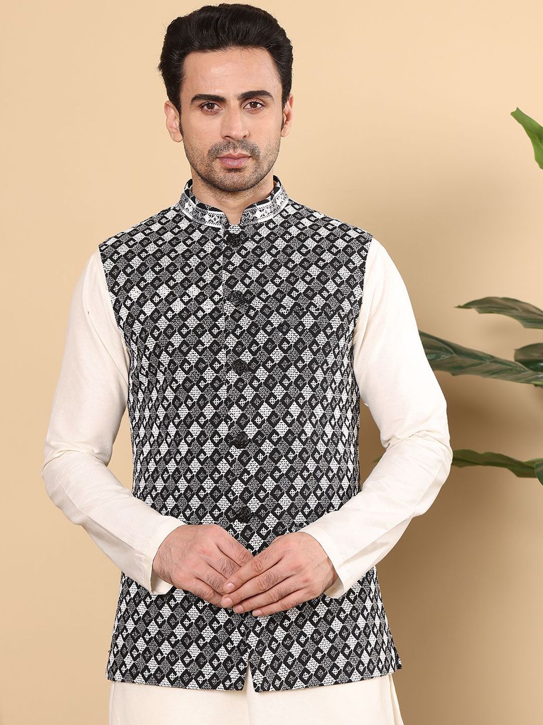 multi shades MULTI SHADESMen's Black and White Embroidered Nehru Jacket-picture-40