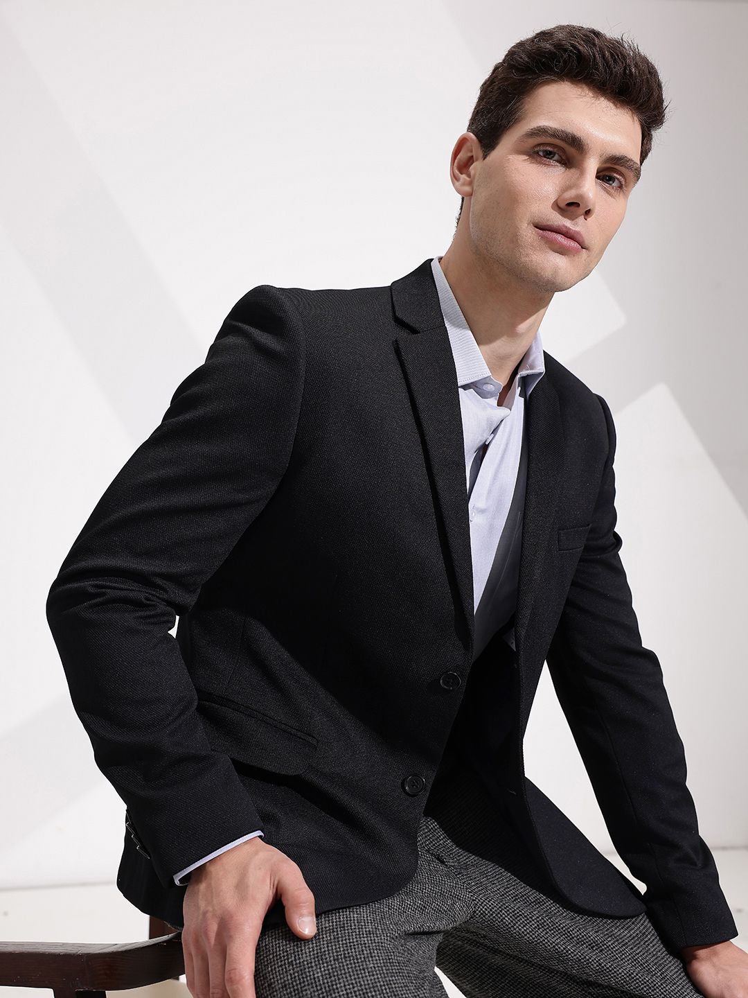 INVICTUS Self-Design Single-Breasted Slim Fit Smart Casual Blazer