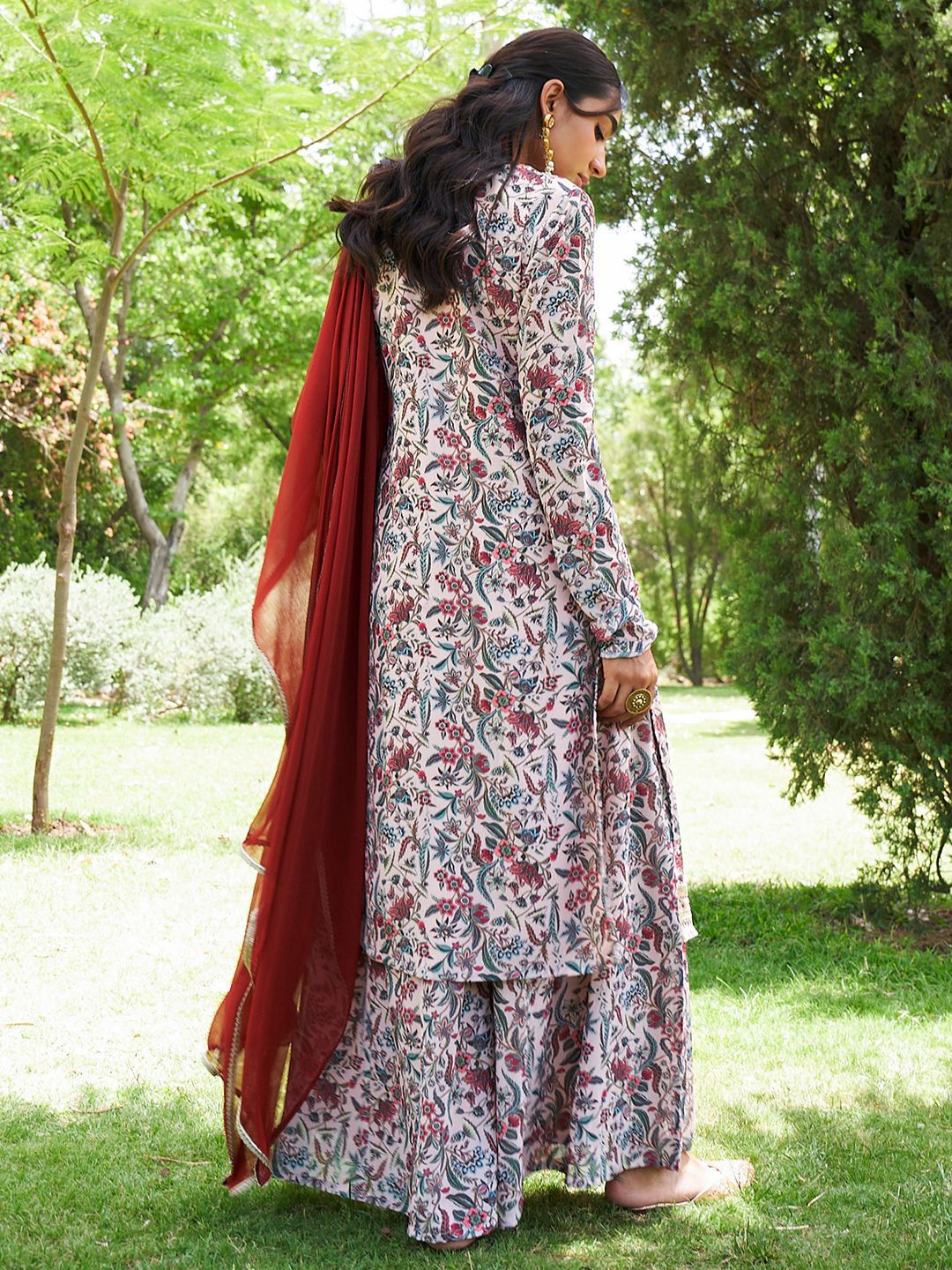 Women's Green Floral Printed Regular Gotta Patti Kurta Set With Dupatta