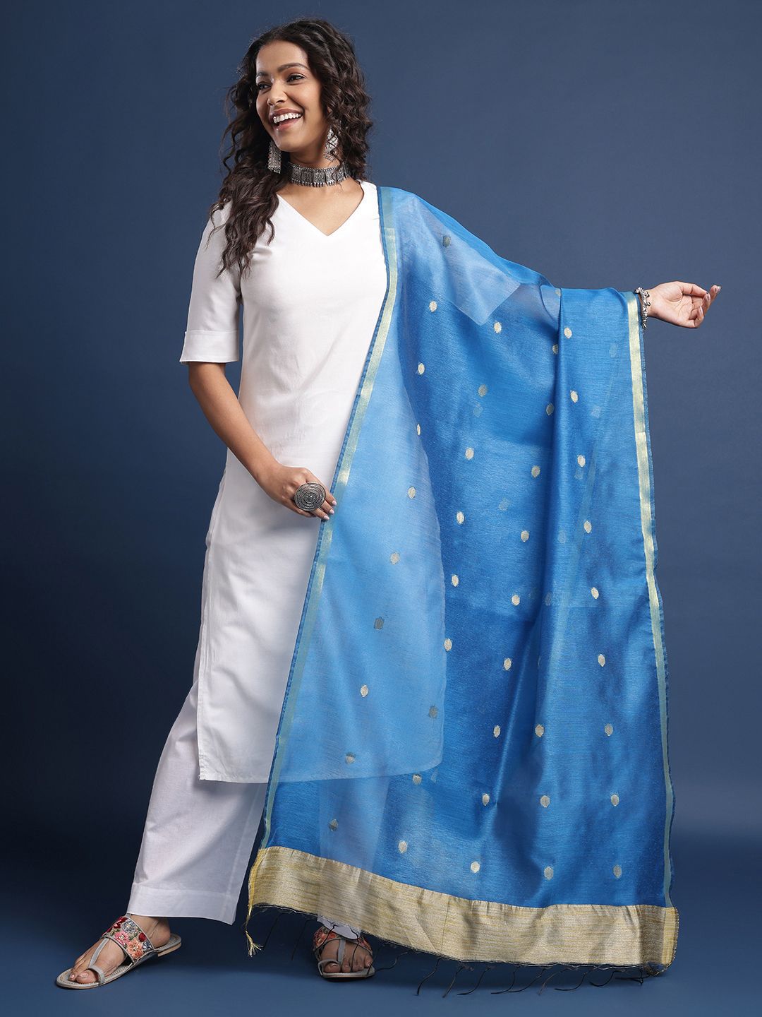 Taavi Woven Design Tasselled Border Dupatta