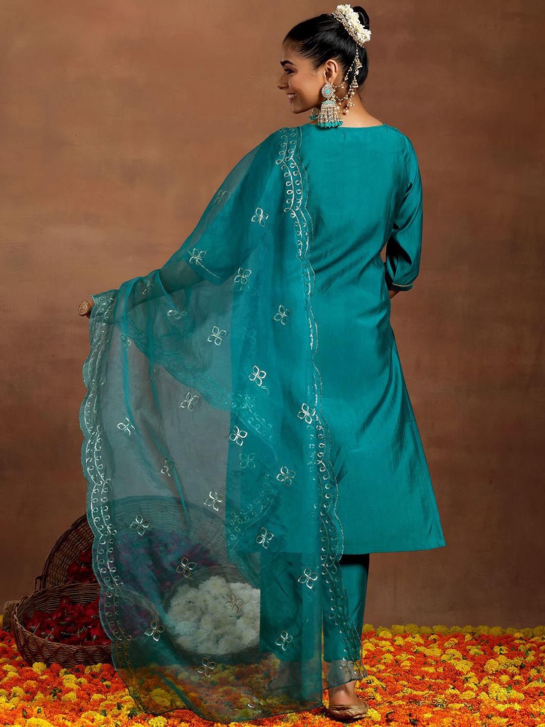 Women Floral Yoke Design Sequinned Kurta with Trousers main image 1